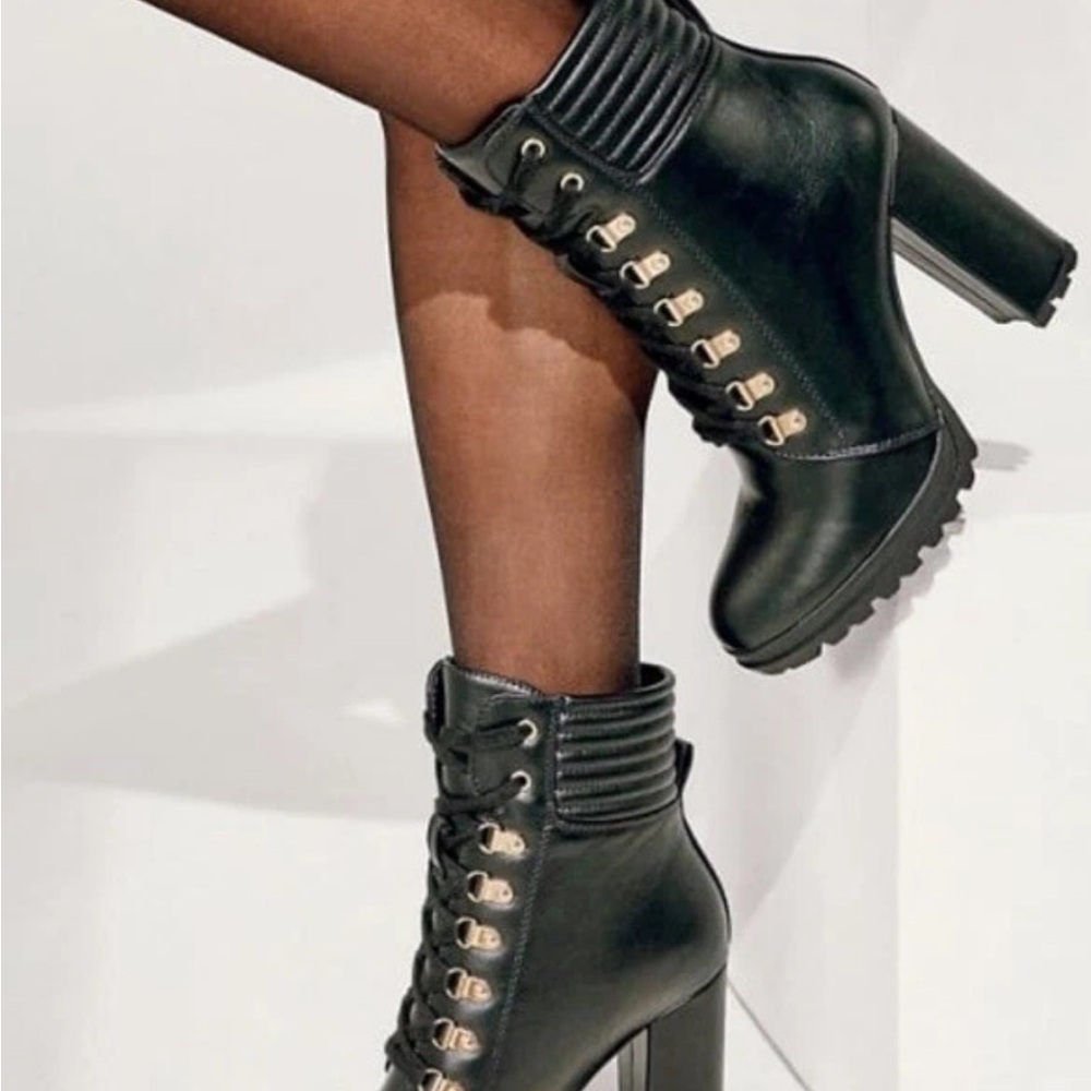 JustFab Black Heeled Lace-Up Boots NIB size 7.5